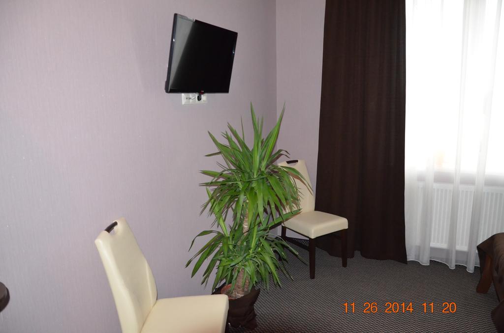 Batori Hotel Lviv Exterior photo